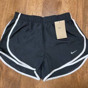 Nike Womens Active Shorts NWT Size Small S Training Shorts Black